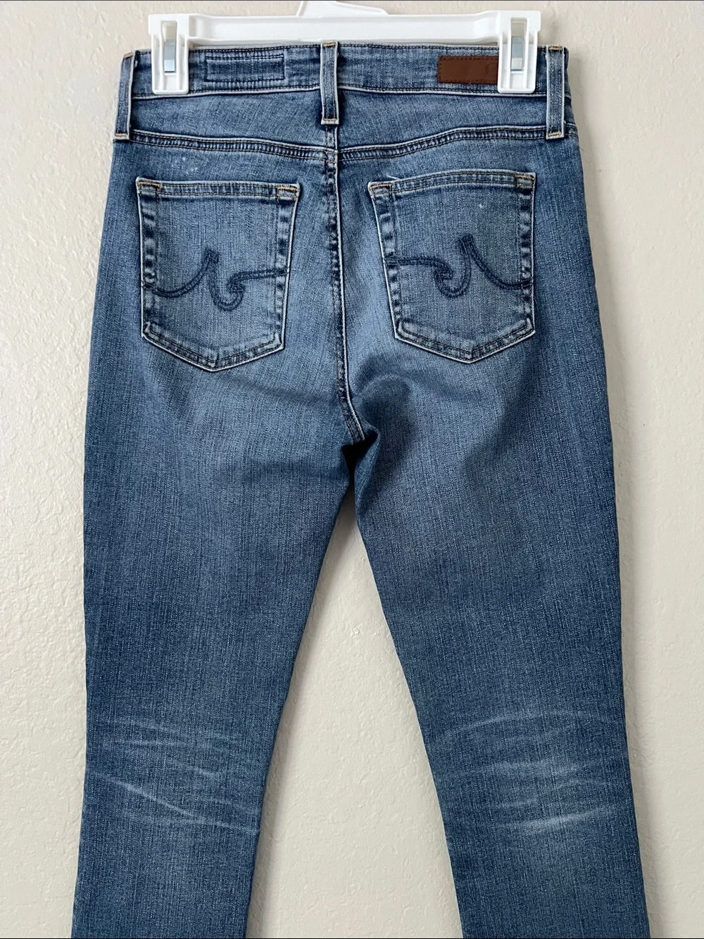 Like New! AG Mari High Rise Straight Leg Jeans in Size 26R